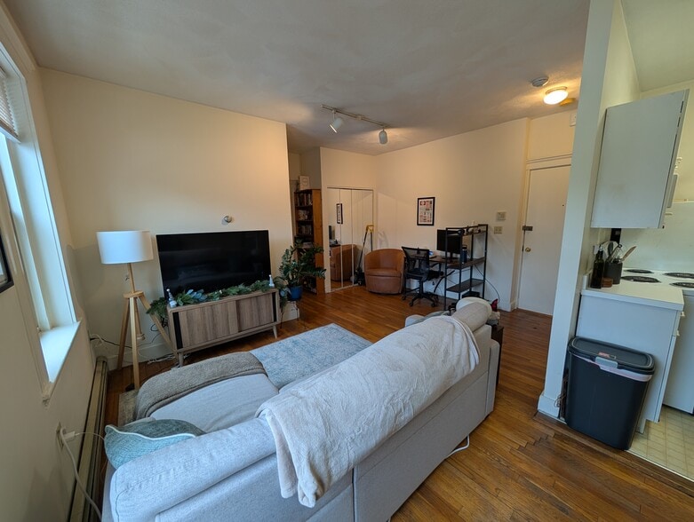 Building Photo - 4 Ransom Rd