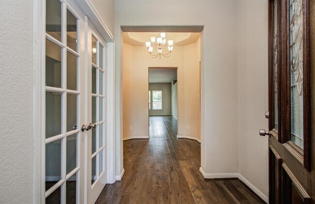 Building Photo - 15618 Whispering Green Dr