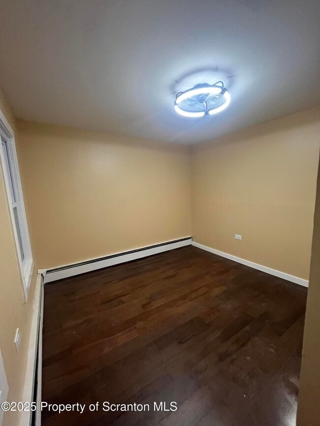 Building Photo - 129 S Blakely St