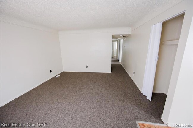 Building Photo - 14960 Alberta Ave