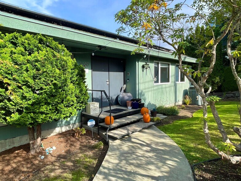 Building Photo - 3030 NW 95th St