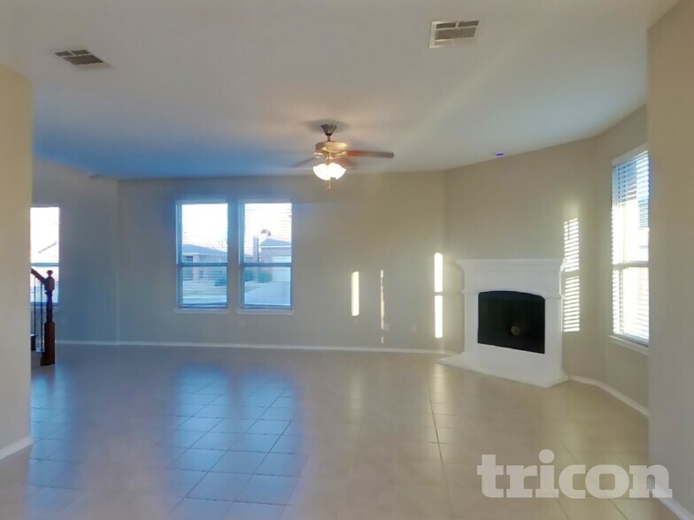 Building Photo - 8928 Deadwood Ln