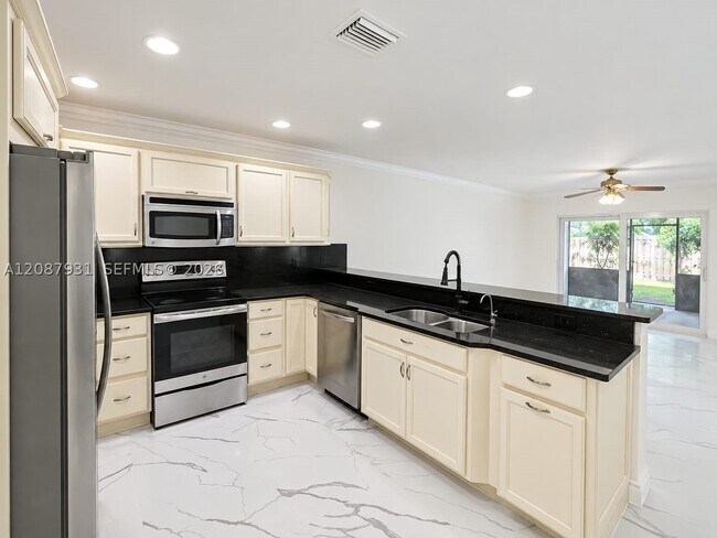 Building Photo - 2375 NW 123rd Ave