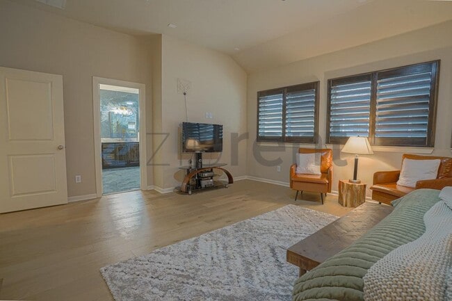 Building Photo - 1209 Savoy Ln