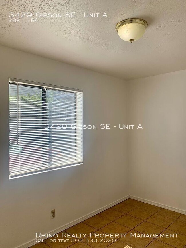 Building Photo - Ready for Immediate Move in! Fully Remodeled.