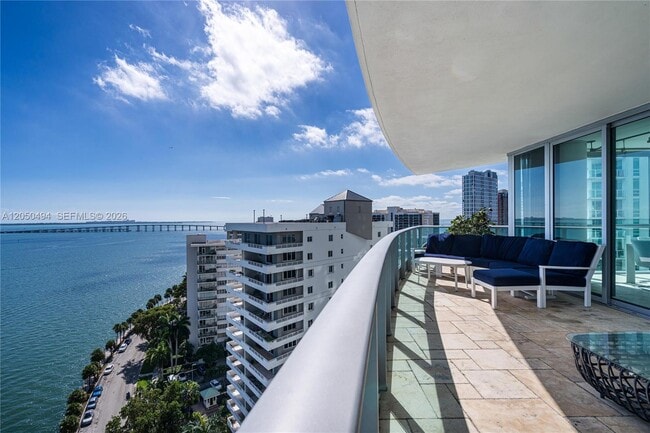 Building Photo - 1331 Brickell Bay Dr