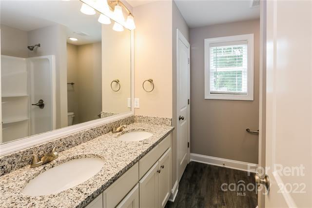 Building Photo - 1 Hickory St SW