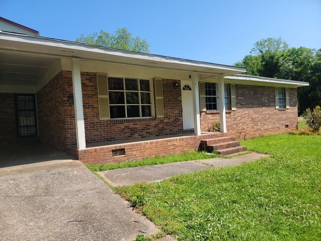 Primary Photo - Spacious 4BR/2BA single family home in Ann...