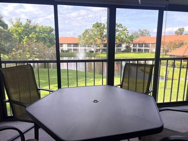 Building Photo - 2bd/2ba Townhome