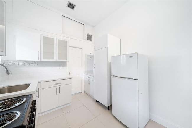 Building Photo - 3262 Elizabeth St