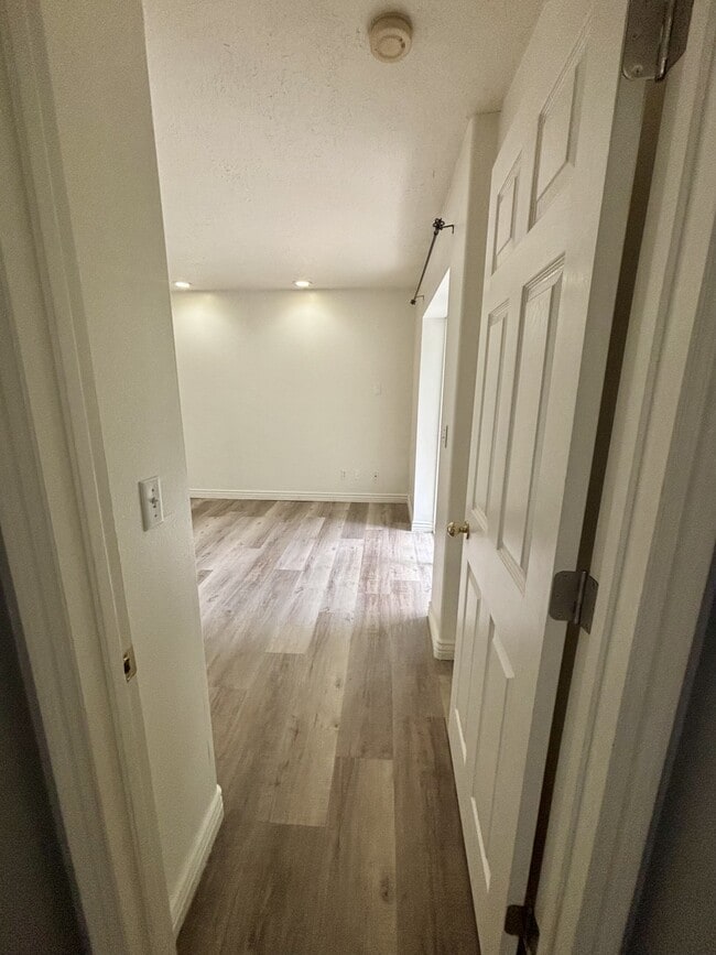 Building Photo - 215 S 1050 W
