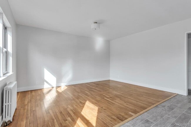 Building Photo - 105 Long Beach Rd