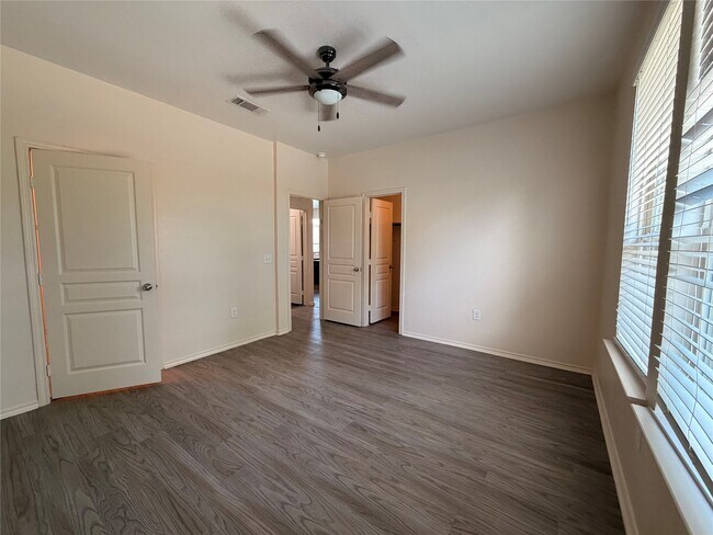 Building Photo - 4622 Champions Landing Dr