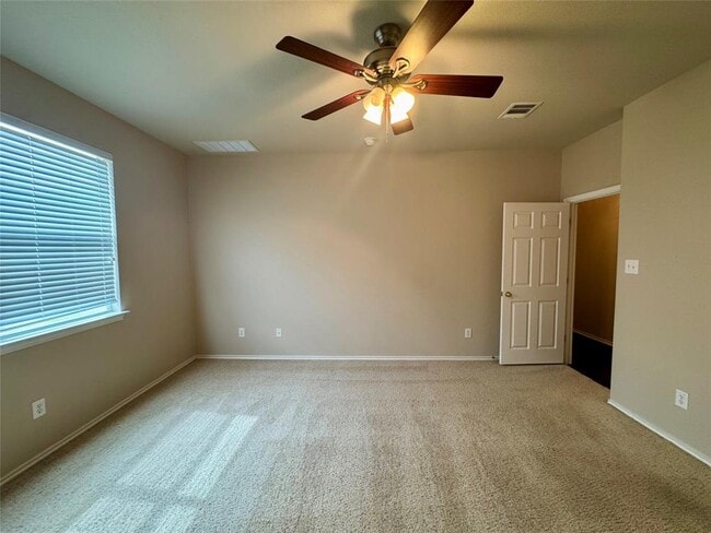 Building Photo - 106 Bowstring Bend