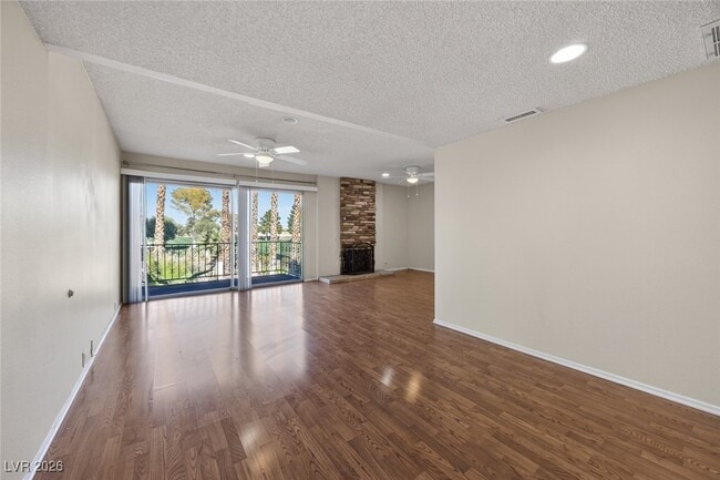 Building Photo - 1114 Vegas Valley Dr