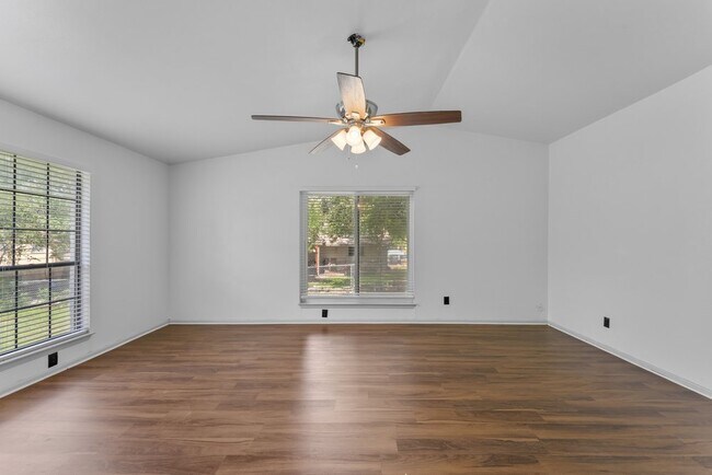 Building Photo - 2526 Town Briar St