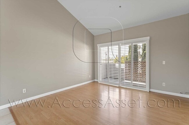 Building Photo - Fullerton Condo Near CSUF + Easy Freeway Access