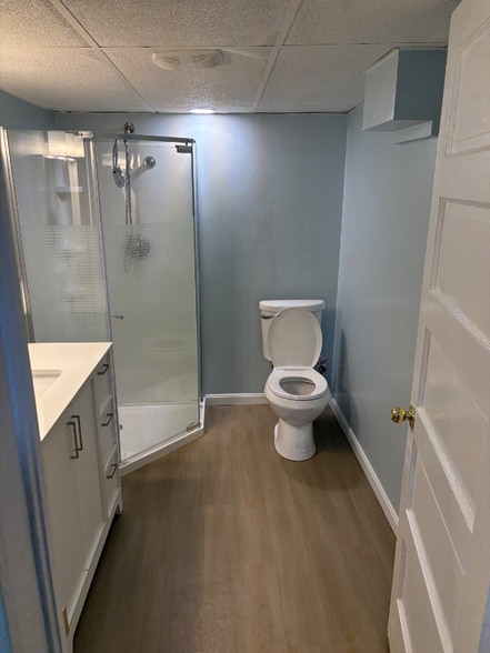 Building Photo - 727 James St