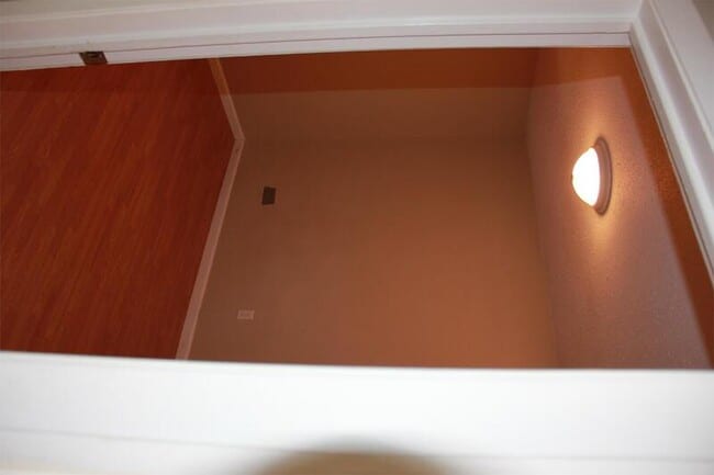 Building Photo - 604 Ruth Dr