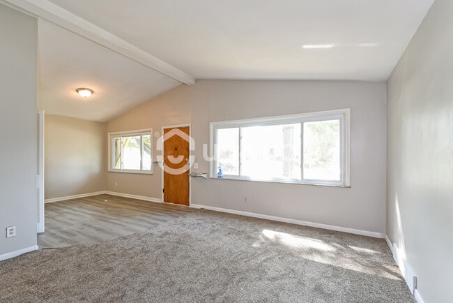 Building Photo - Fantastic 3bd/1.5ba home! Coming soon!
