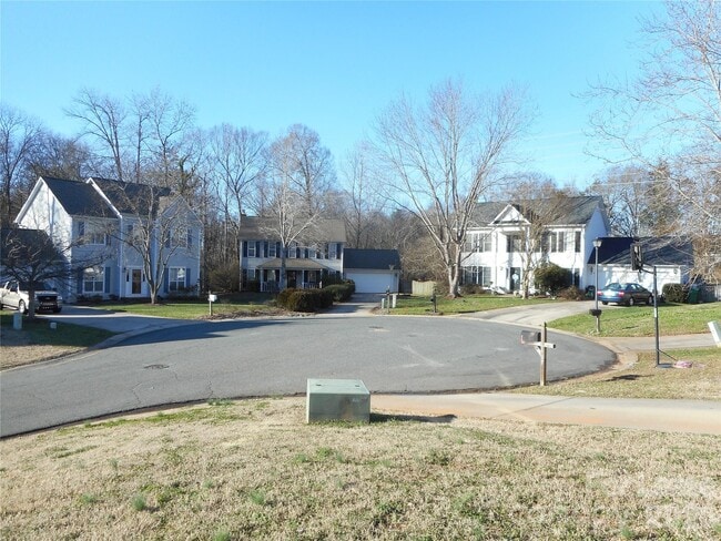 Building Photo - 6611 Flat Creek Dr