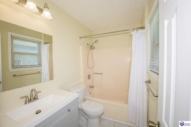 Building Photo - 413 Ridgecrest Rd