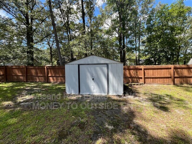 Building Photo - 7108 Calamar Dr