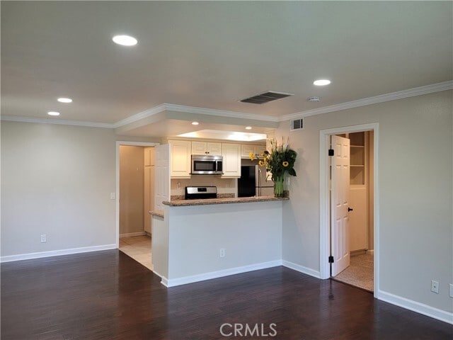 Building Photo - 25251 Oak Canyon Ln