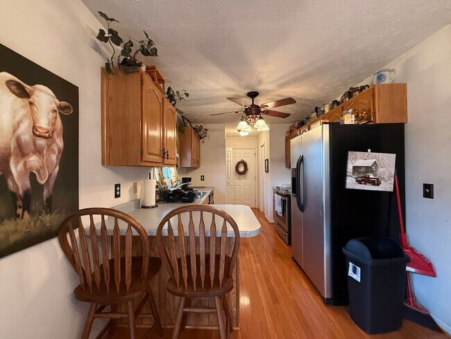 Building Photo - 3 Bedroom 2 Bathroom Fully Furnished Home in Greeneville, TN