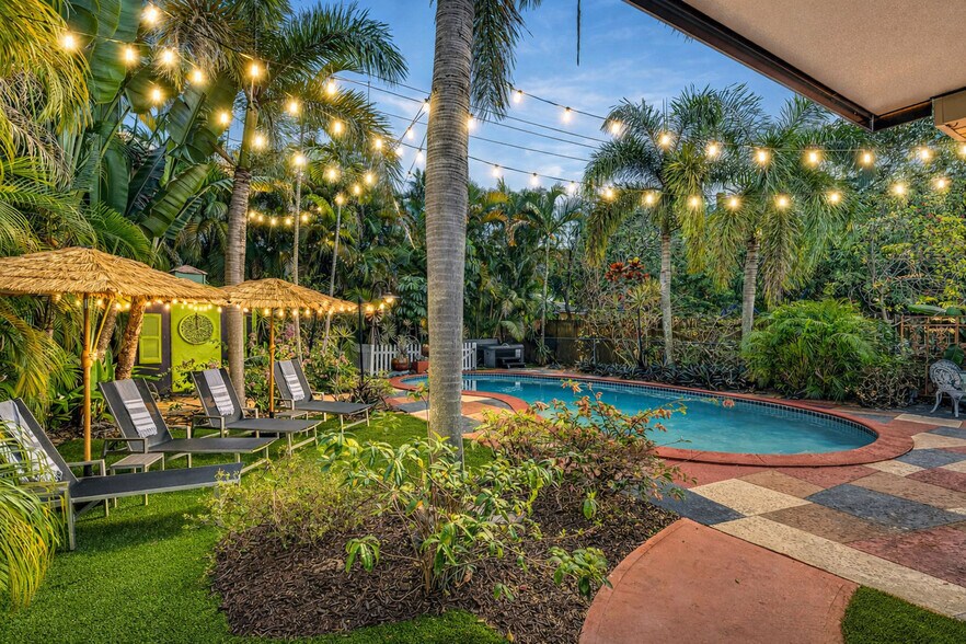 Building Photo - 1336 NE 14th Ave