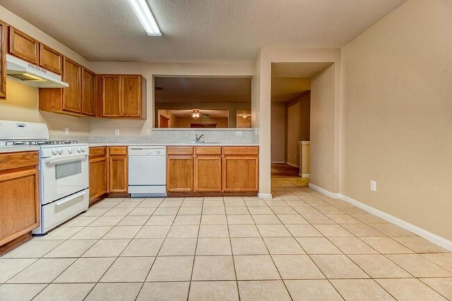 Building Photo - "Charming 4-Bedroom Home in Rosenberg, TX ...