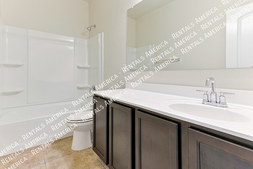 Building Photo - 1243 E Eric Pl