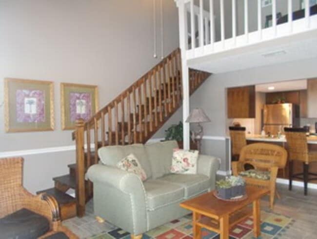 Building Photo - $500 discount on the first month's rent for qualified tenants Quality Waterfront Gated Community ...