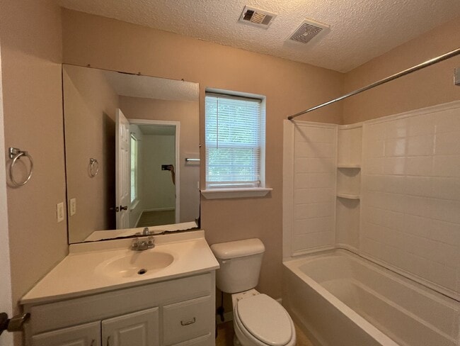 Building Photo - Duplex for Rent