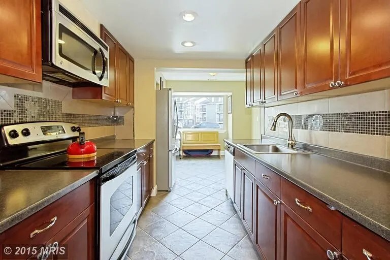 Building Photo - 12728 Rolling Brook Dr