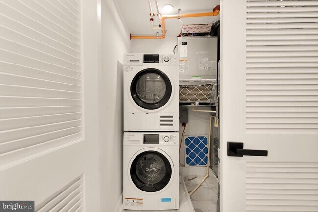 Building Photo - 3923 14th St NW