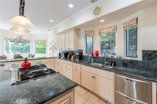 Building Photo - 880 11th St