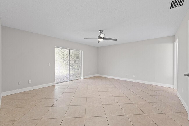 Building Photo - 12904 159th Ct N