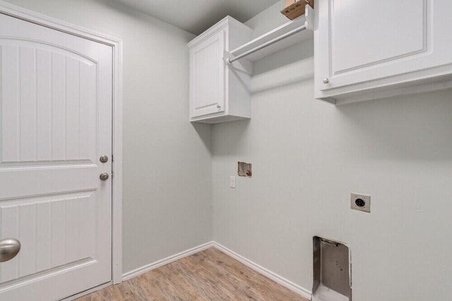 Building Photo - 1303 Kingston St