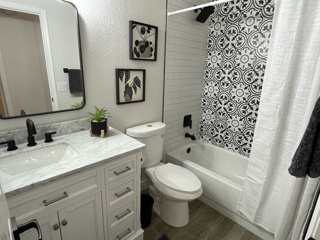 Secondary Bathroom - 1882 W Springfield Way