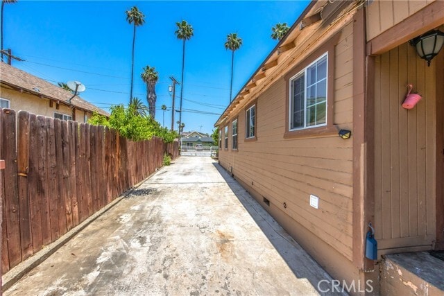 Building Photo - 2880 Woodbine St