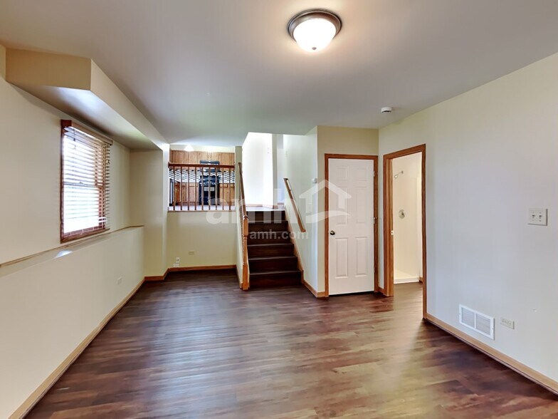 Building Photo - 6917 Monmouth Dr