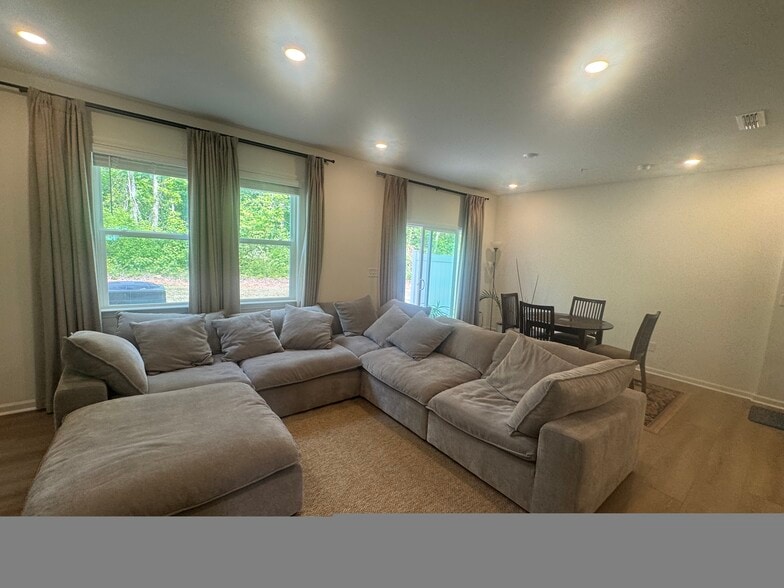 Building Photo - 116 Malbec Dr