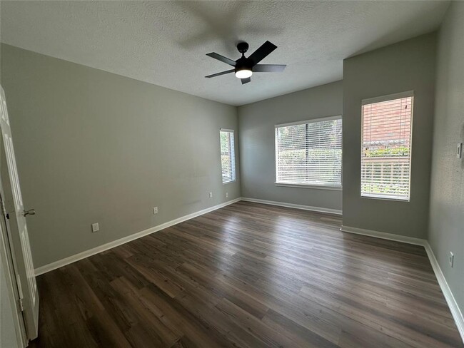 Building Photo - 2023 Gentryside Dr