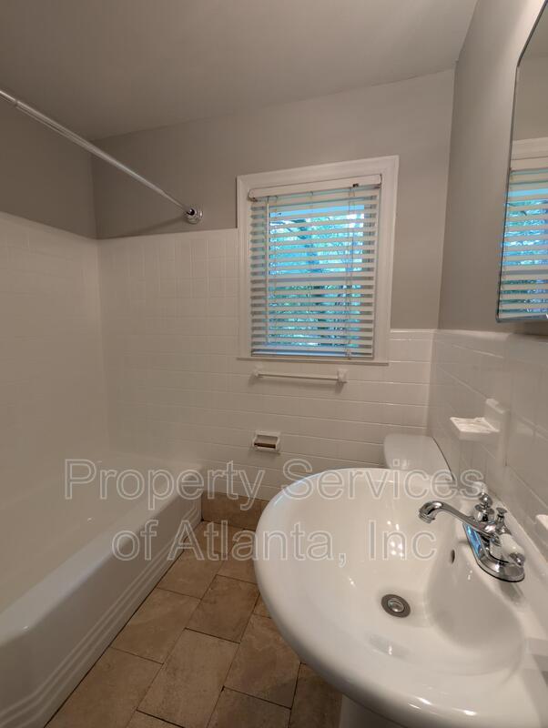 Building Photo - 1061 Homewood Ct