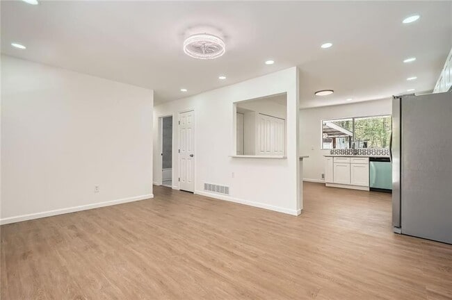 Building Photo - 4201 Regal Ridge Rd