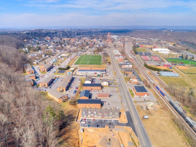 Building Photo - 91 E Main St