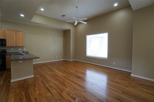 Building Photo - 1124 Patterson St
