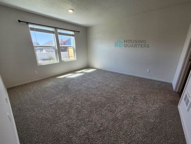 Building Photo - 1808 E Boskoop St
