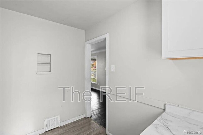 Building Photo - 20045 Greenlawn St